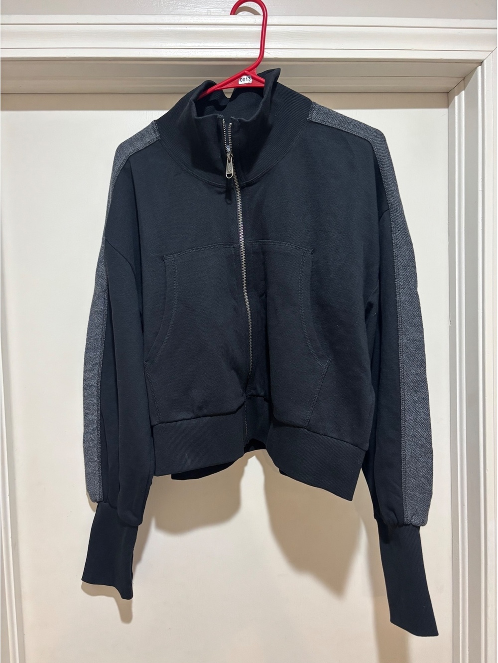 Free People Movement Zip Up Jacket Small NWT Cropped Thumbhole Sweatshirt